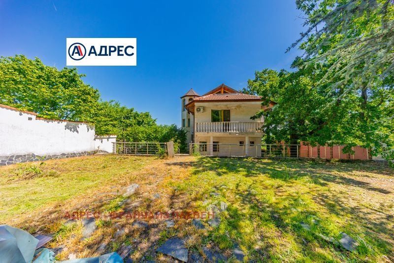 Къща в Враца, област-с.Бели извор площ 270 цена 225000
