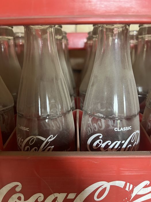 Кола ящик с бутылками