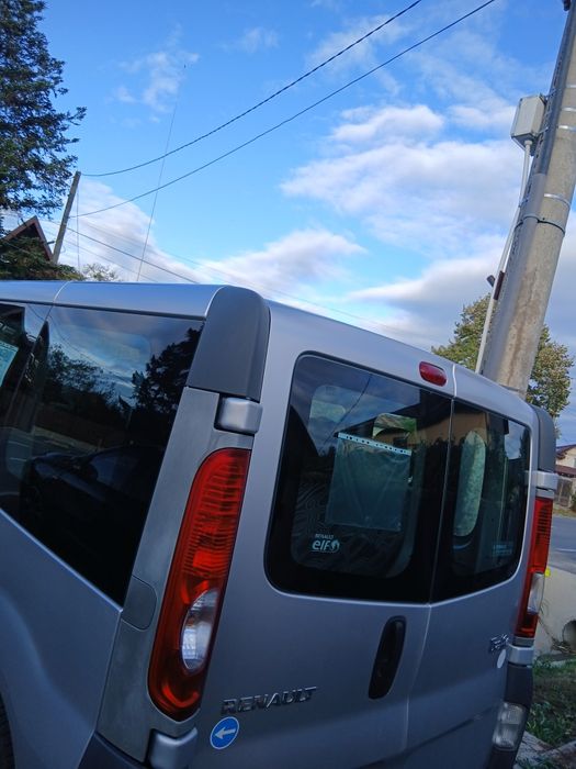 Vând Renault Trafic