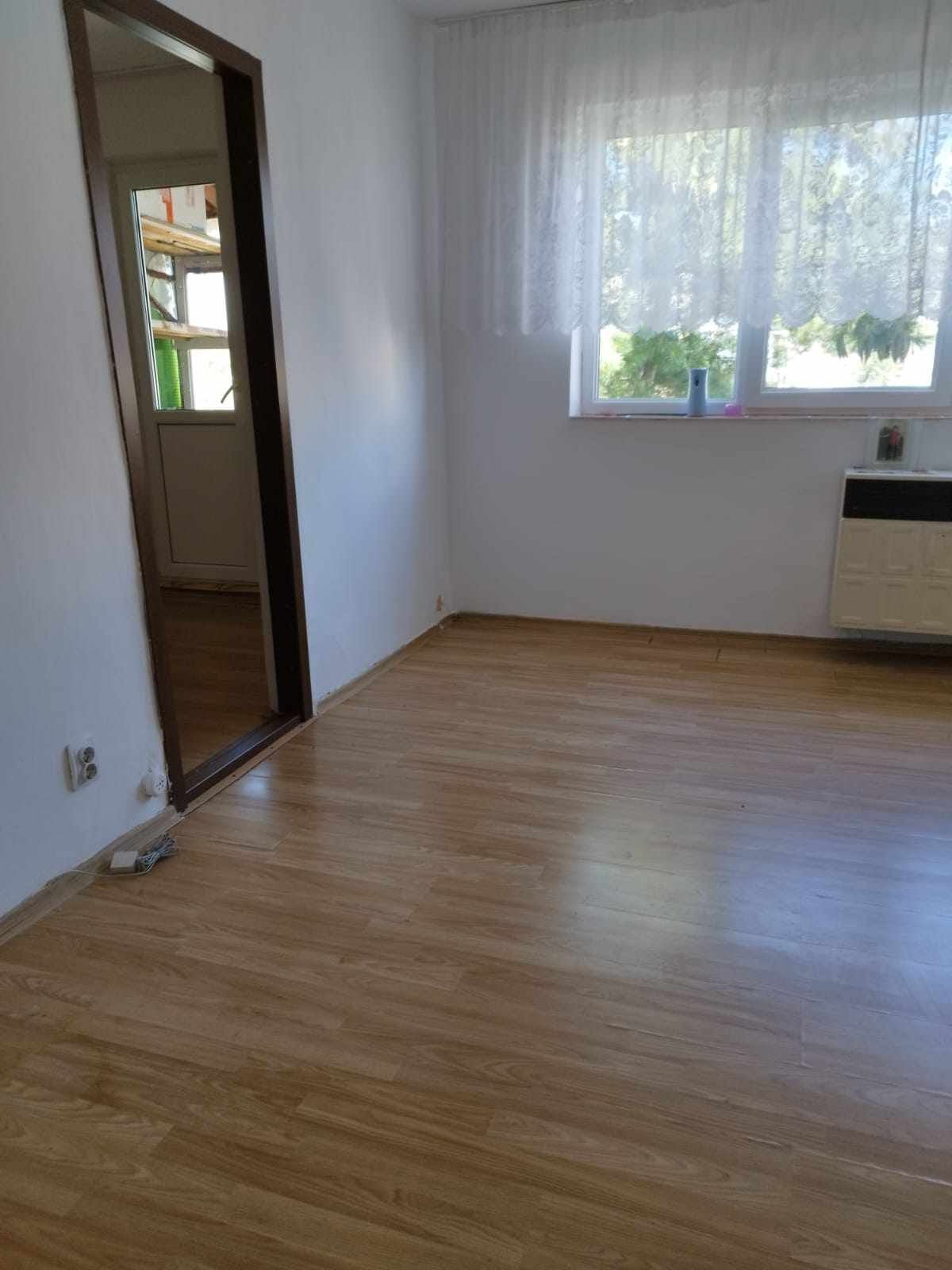 Vând Apartament Cu 2 Camere Targoviste • OLX.ro