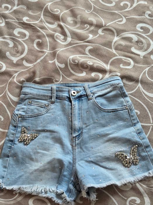 Топ,тенвска,къси дънки