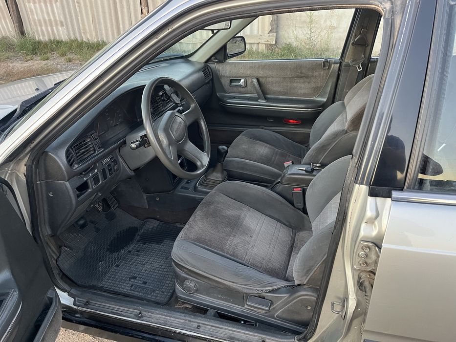 Mazda 626  на бодром ходу