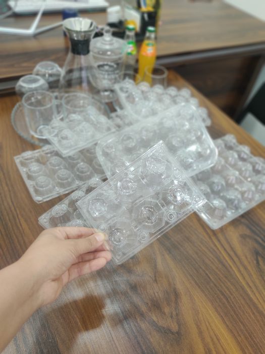 Bir martalik idishlar toplami