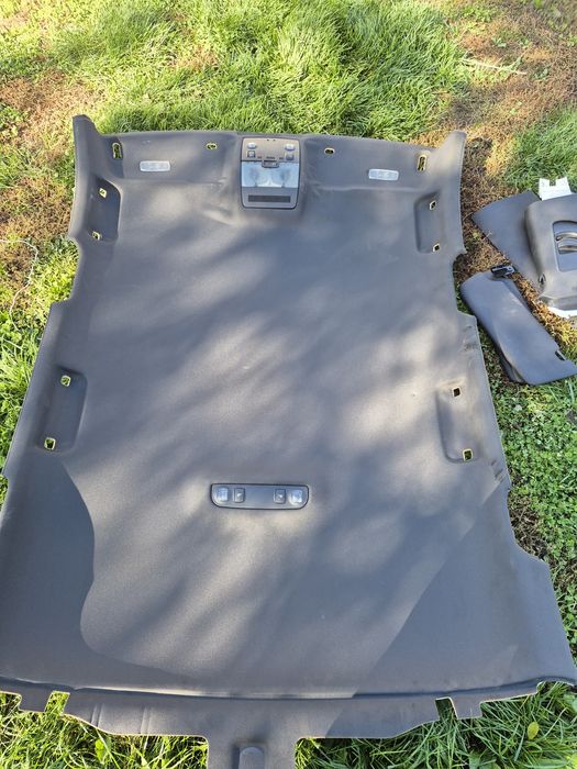 Vând 4 roti de tablă cu cauciucurile pe ele 205/65/R16 de iarna Michel