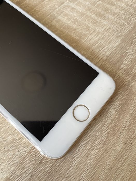 Продам Iphone 7