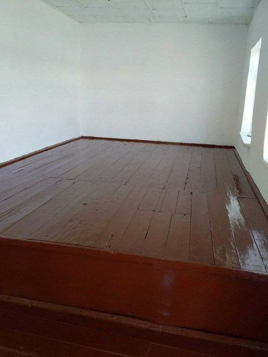 Гулистон   Тумани  Ленинда   уй  сотилади.