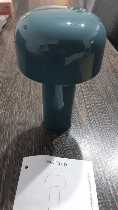 Vând veioza BELLHOP