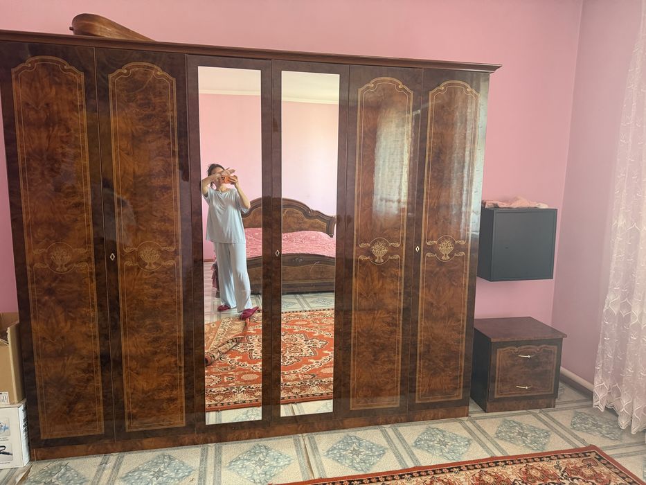 Продам гарнитур спальный