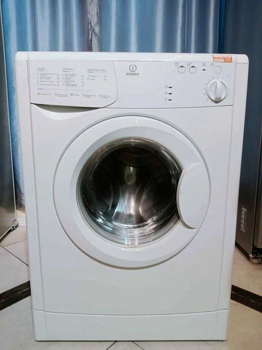 Продам стиральную машинку INDESIT