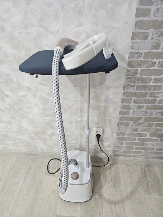 Отпариватель ADM-011 белый