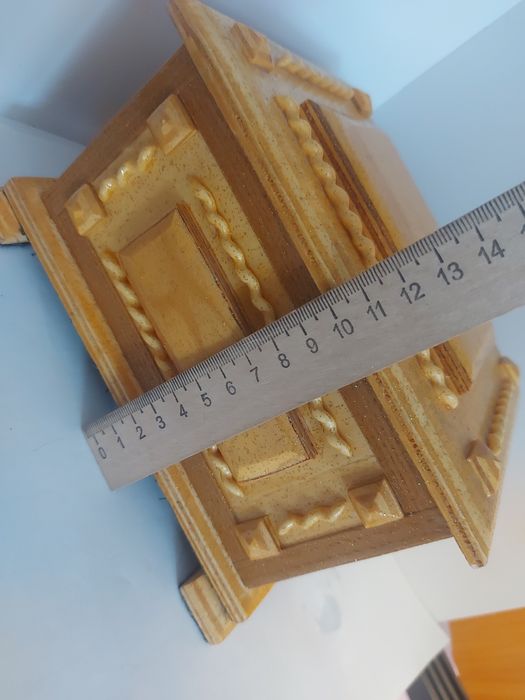 Шкатулка деревянная.