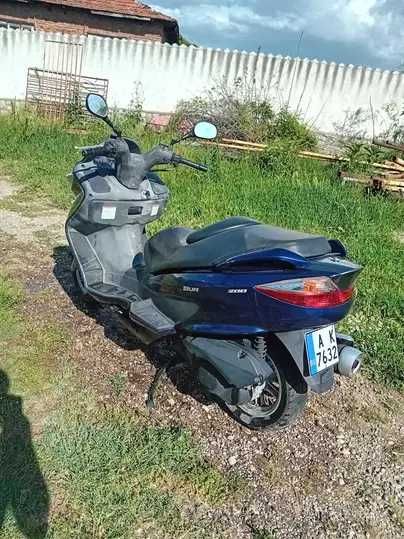 Скутер 200 кубикa