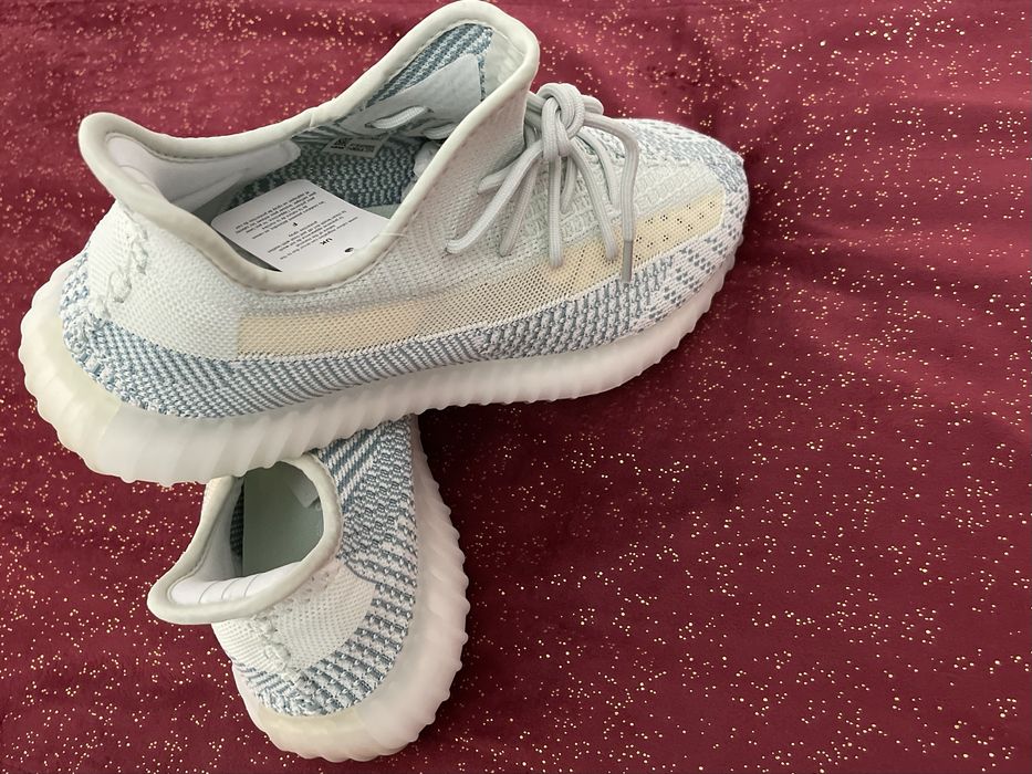 YEEZY 350 V2 Cloud White