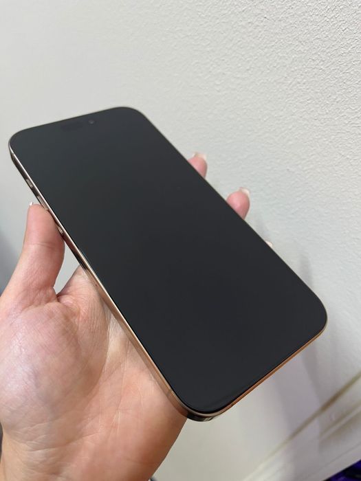 Продам Iphone 16pro max