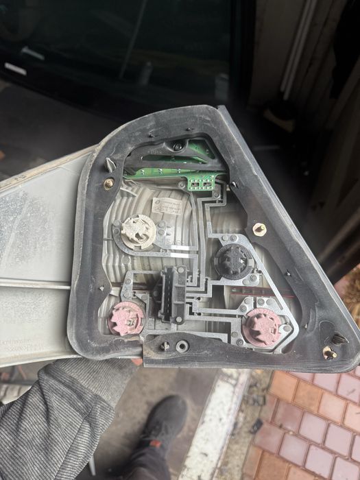 Фонарь задний w220