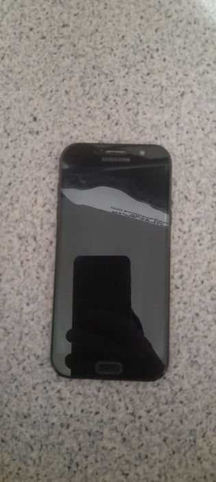 Телефон самсунг А7 32 ги