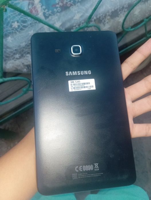 Планшет Samsung SM-T285