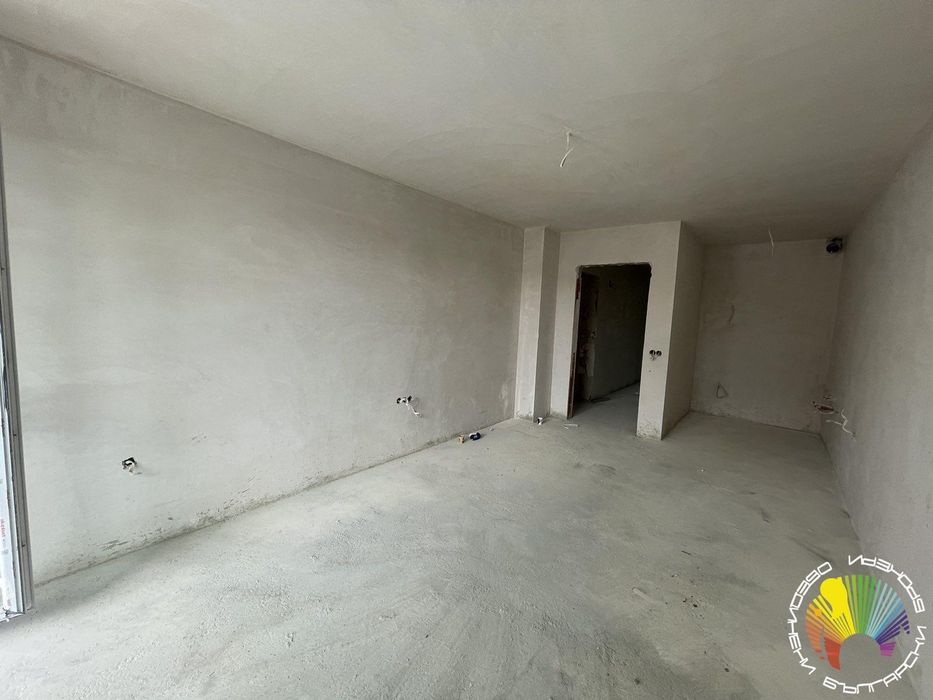 Продава се Двустаен апартамент в Бургас, Възраждане - 70 кв.м за 1500 €/кв.м - Снимка #2