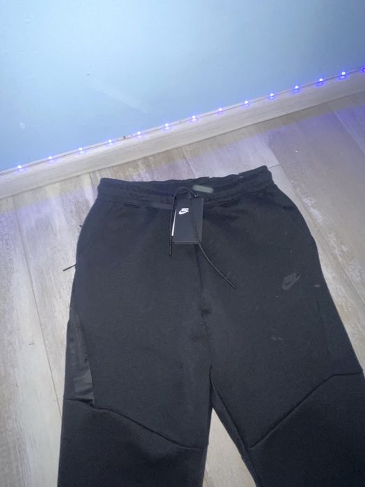 Nike tech fleece M size