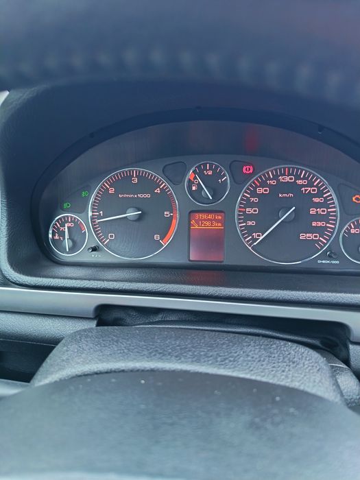 Vând sau schimb Peugeot