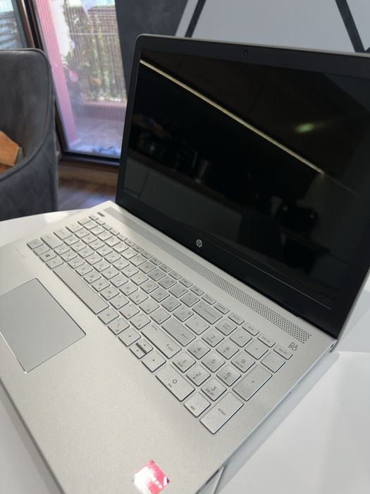 HP Pavilion 15-cd000nu | AMD A12 | 12GB RAM | 256GB SSD | Radeon 530 |