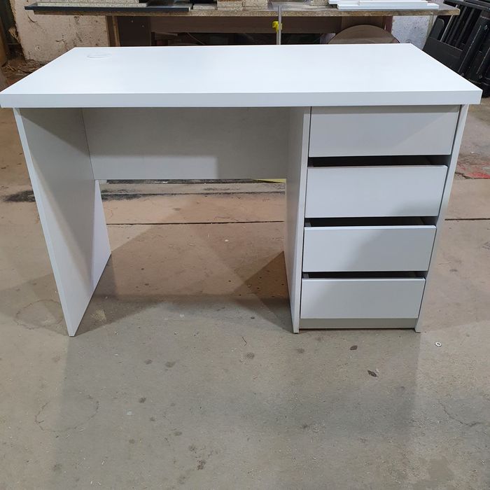 Столы компьютерные, письменные