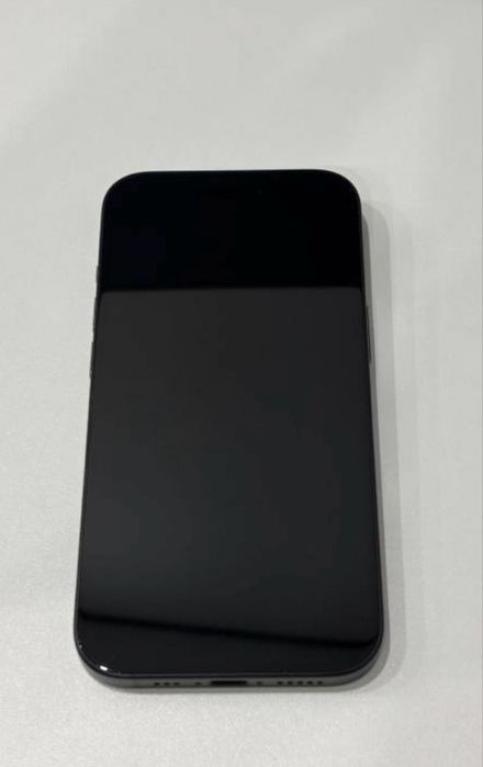 Iphone 15 в идеальном состоянии.