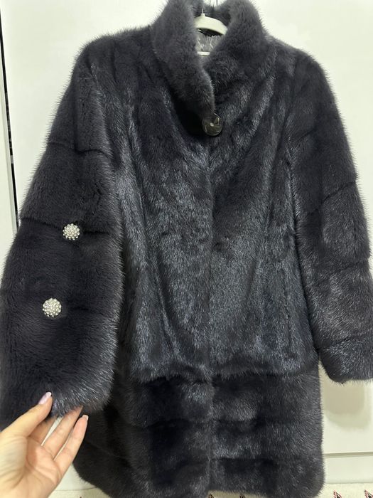 Норковая шуба продаётся