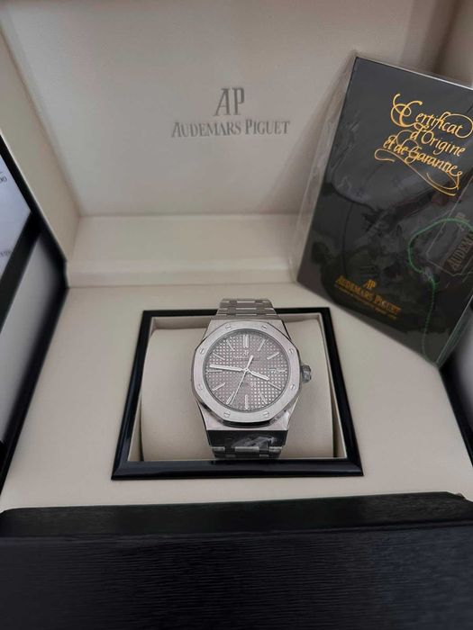 Ceas Audemars Piguet cadran gri