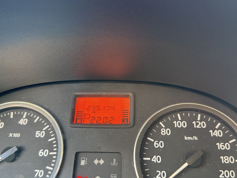 Продам ниссан альмеру