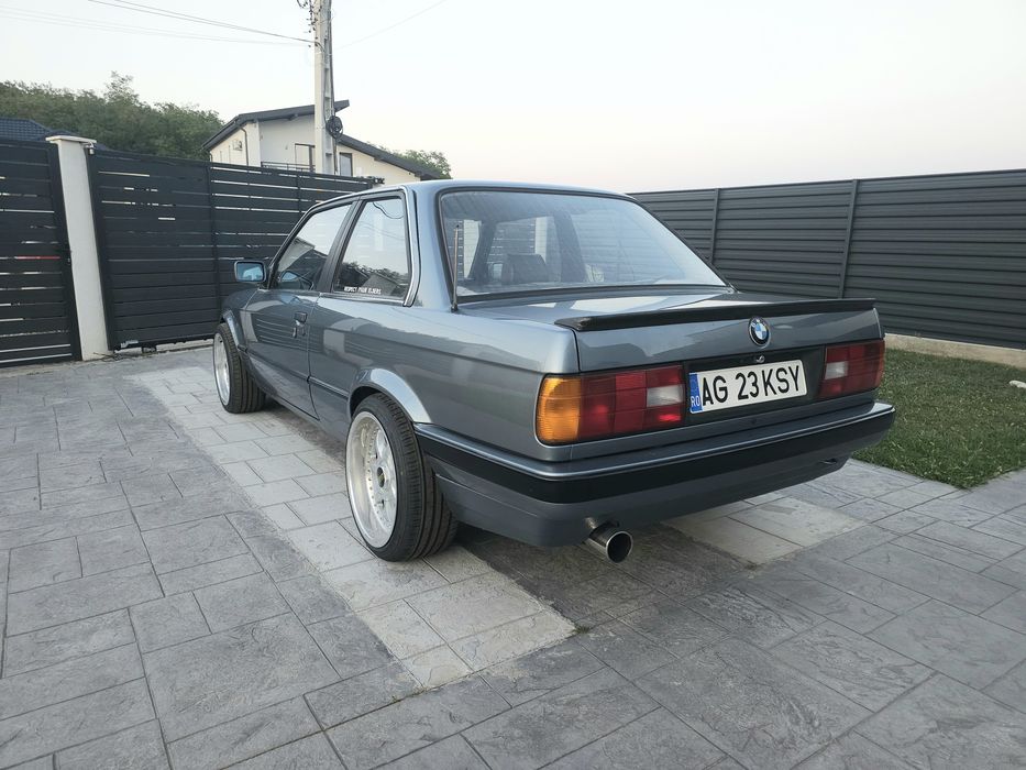 BMW 3 Series 1989 — imagine 4