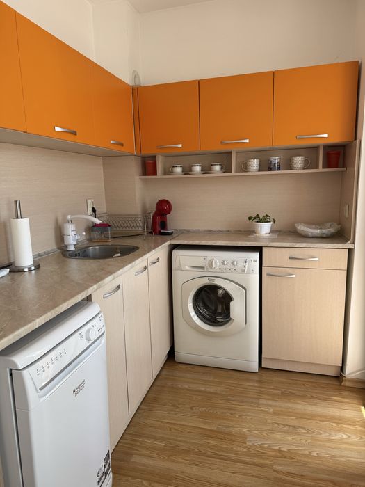 Двустаен апартамент в кв.Сарафово