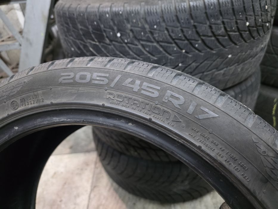 4бр Зимни гуми 205 45 17 - Nokian
