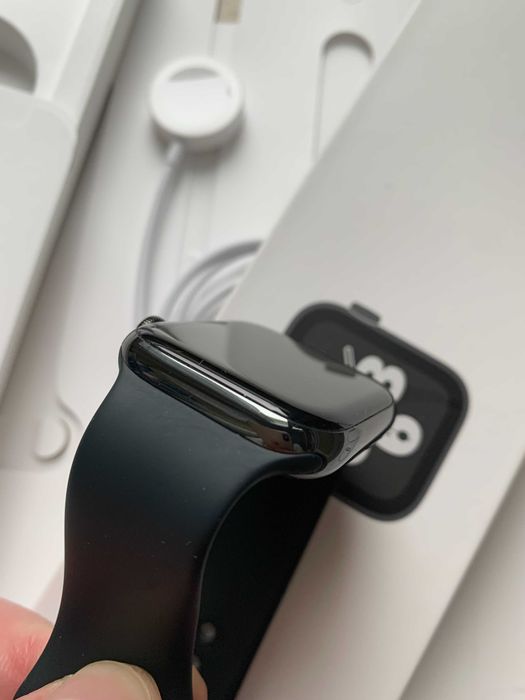 Apple Watch SE 1st Gen 44mm Space Grey