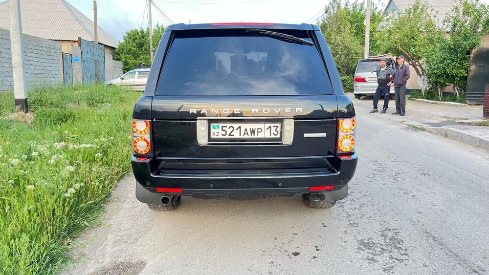 Машина Range Rover