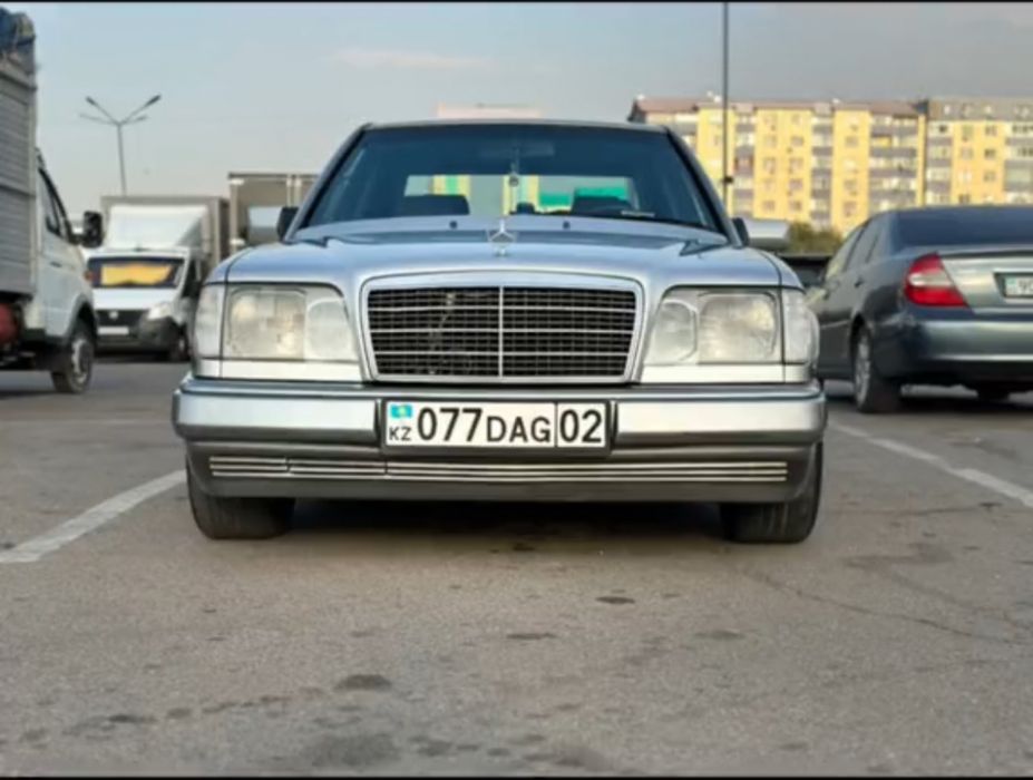 Продам автомобиль мерседес w124