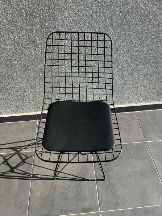 Маса със столове