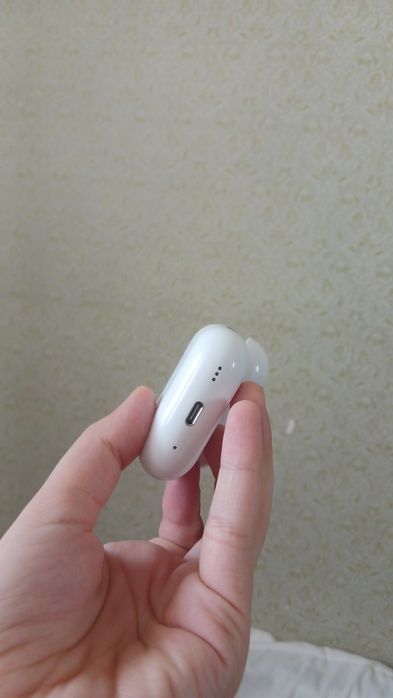 Apple AirPods pro 2 orginal (chap quloqchin)keys quti  sotiladi
