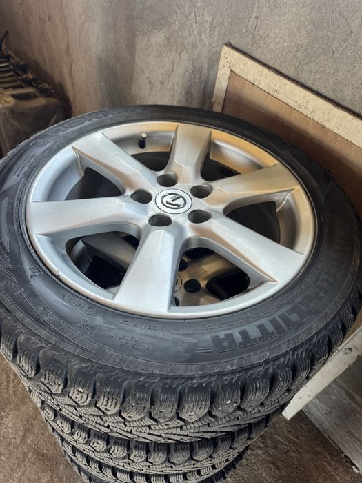 Диски с резиной.