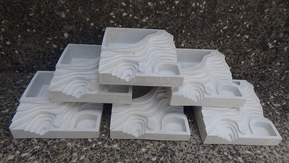 Гипсови кашпи декорирани със растения