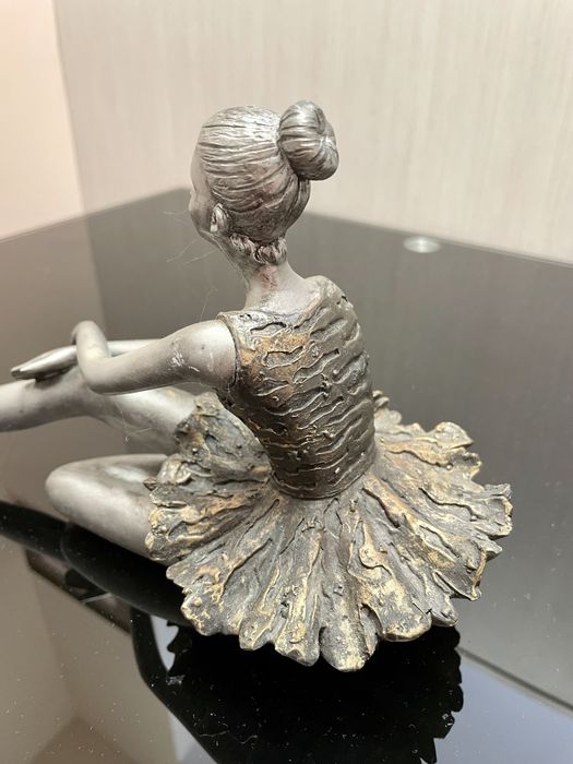 Балерина статуетка