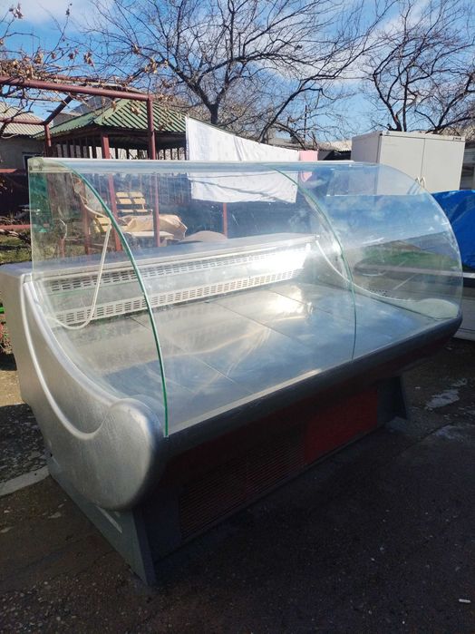 Витринный холодильник