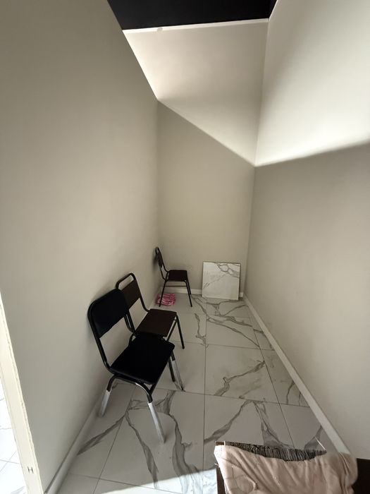 Buxoro Savdo Majmuasining 2-qavatida 37m2 do’kon sotiladi