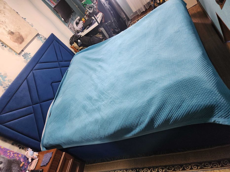 Продам двухспальную кровать