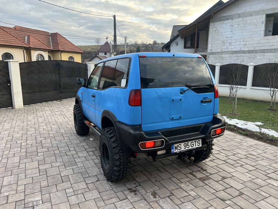 Nissan Terrano 2.7 AUTOUTILITARĂ