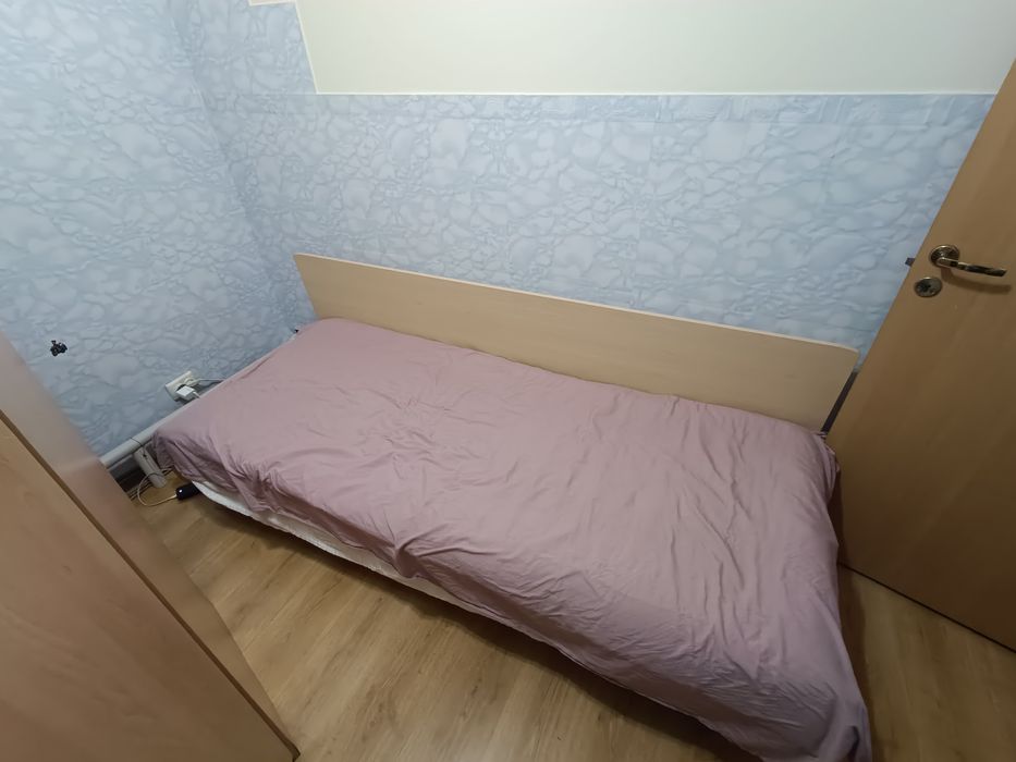 Продам кровать деревянную