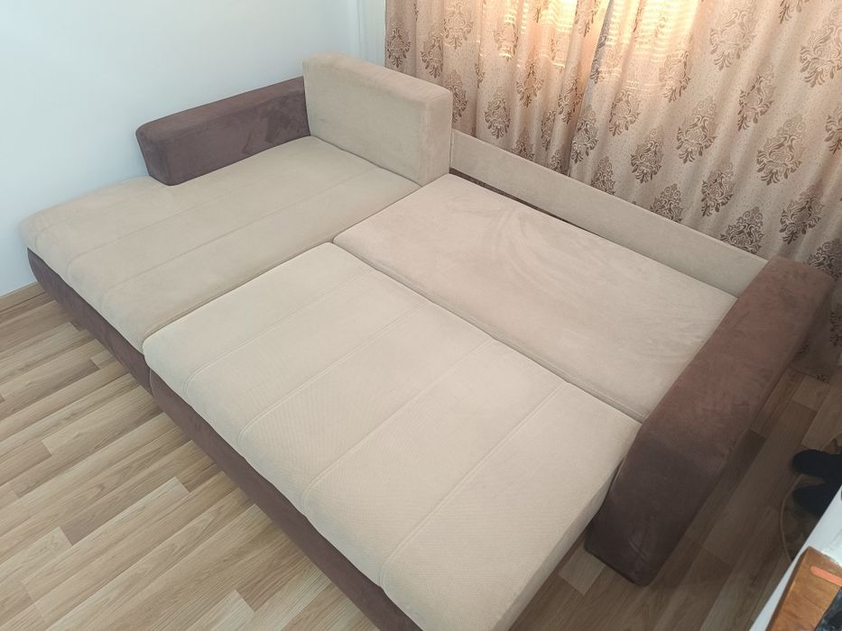Colțar canapea extensibil cu lada. Stare perfecta