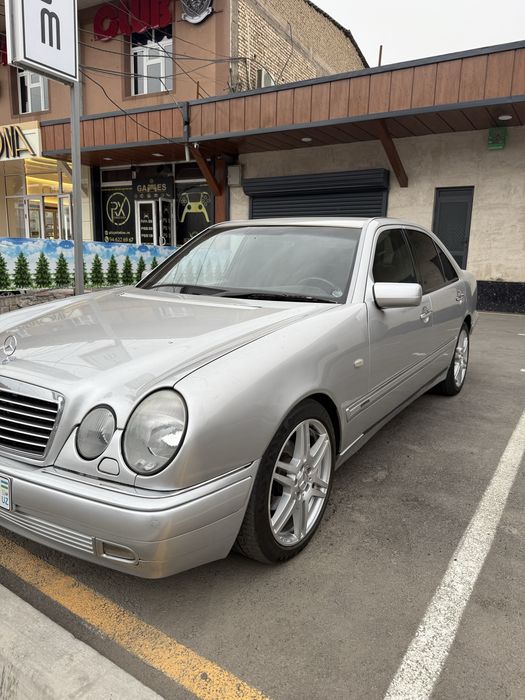 Mercedes Benz W210. Avtomat. Propan.  1996 yil.