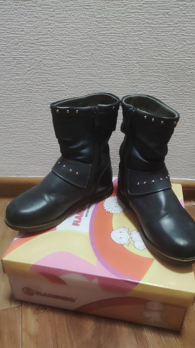 Продам демисезонные сапожки для девочек