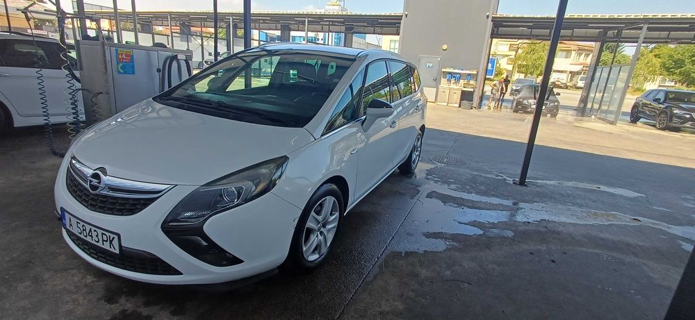 Opel Zafira c tourer 1.6 cng 2014 година